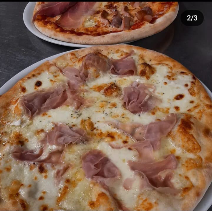 Pizza con prosciutto